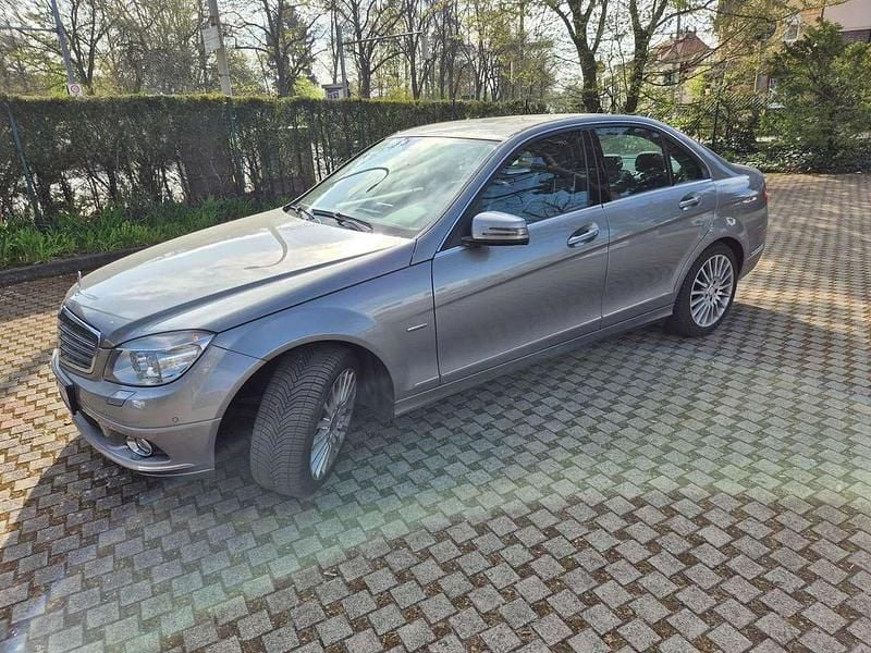 Silber Gebraucht 2009 Mercedes C230 Elegance Limousine | 9.900 € (Fairer Preis) - Bild 1/4