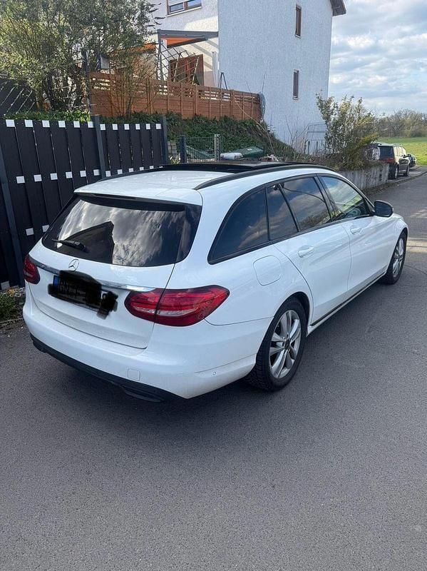 Gebraucht Mercedes C220 Avantgarde 170 PS (125 kW) 2016 Weiß Kombi