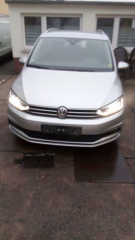 Gebraucht VW Touran Highline 150 PS (110 kW) 2017 Silber Van / Kleinbus