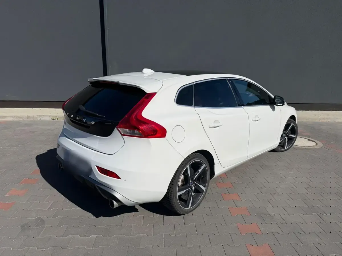 Gebraucht Volvo V40 R-Design 177 PS (130 kW) 2013 Weiß Limousine