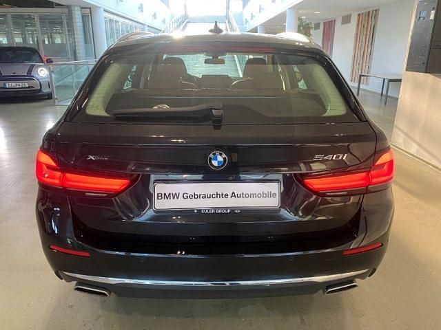 Gebraucht BMW 540 333 PS (244 kW) 2021 Schwarz Kombi