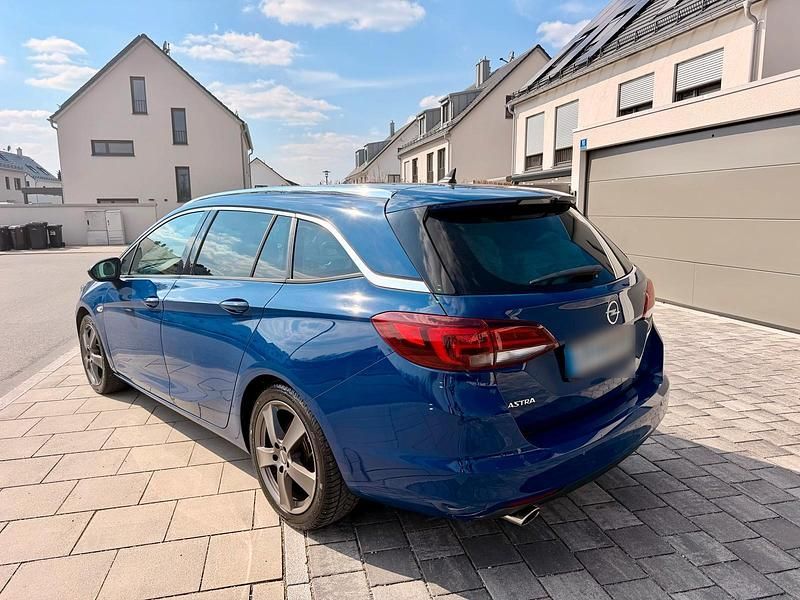 Gebraucht Opel Astra 150 PS (110 kW) 2018 Blau Kombi