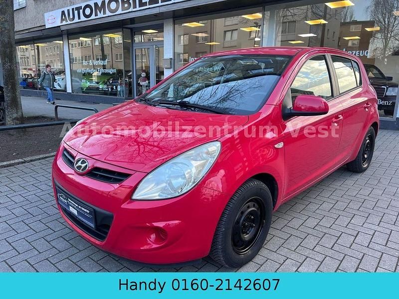 Gebraucht Hyundai i20 Edition 77 PS (56 kW) 2011 Rot Kleinwagen