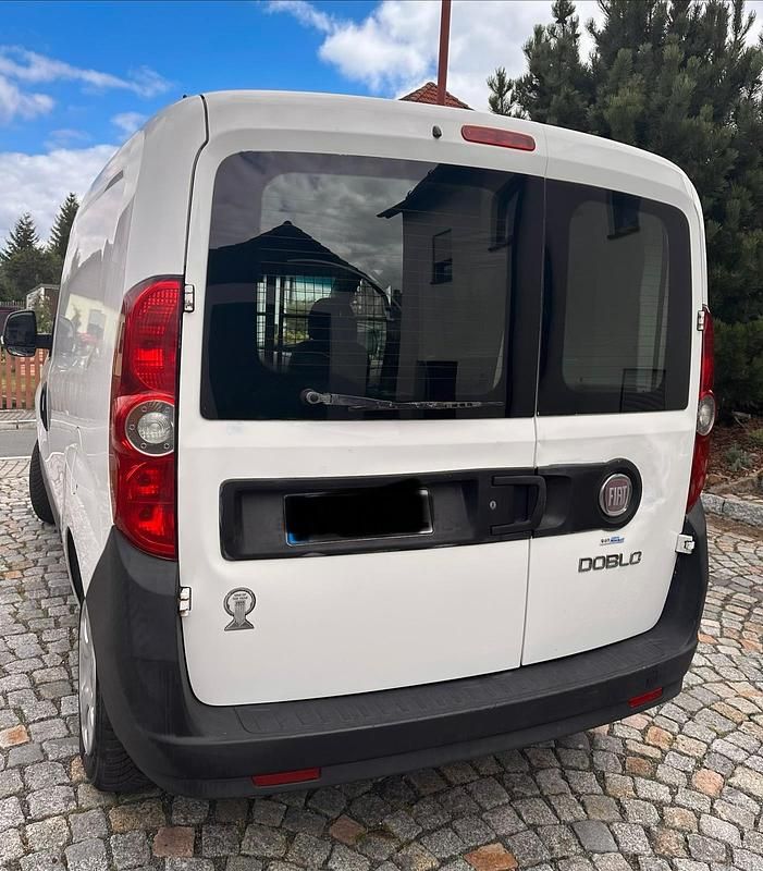 Gebraucht Fiat Doblò 101 PS (74 kW) 2011 Weiß Van / Kleinbus