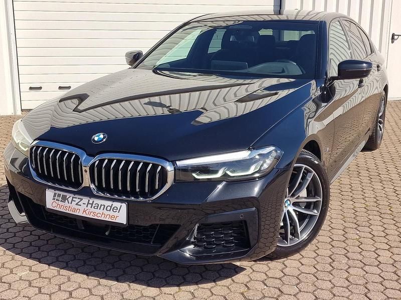 Schwarz metallic Gebraucht 2023 BMW 530 M Sport | 38.720 € (Superpreis) - Bild 1/4