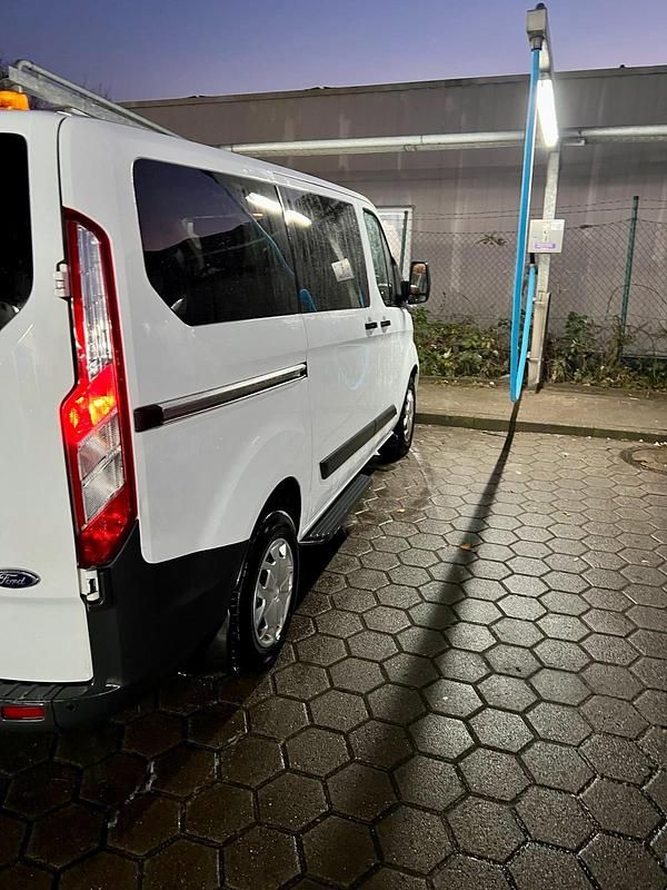 Gebraucht Ford Transit Custom 105 PS (77 kW) 2017 Weiß Van / Kleinbus