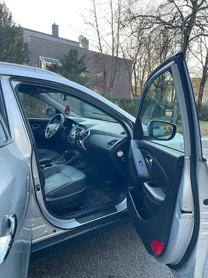 Gebraucht Hyundai ix35 Style 163 PS (119 kW) 2013 Silber SUV