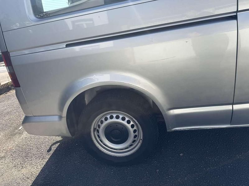 Gebraucht VW T5 131 PS (96 kW) 2004 Silber Van