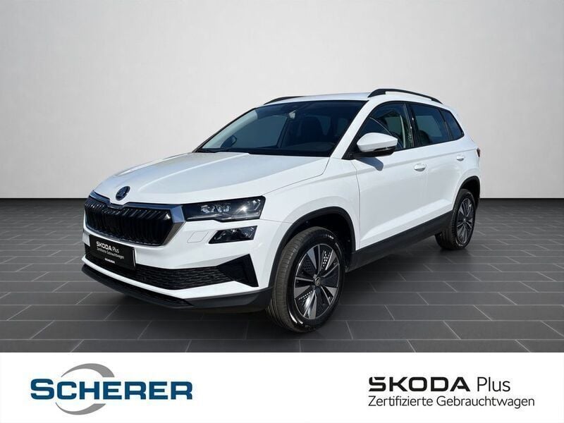 Moonweiß perleffekt (metallic) Gebraucht 2023 Skoda Karoq Style SUV | 27.680 € (Superpreis) - Bild 1/4