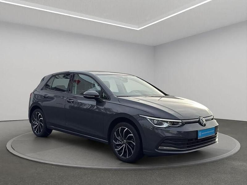 Gebraucht VW Golf VIII Move 150 PS (110 kW) 2023 Delfingrau metallic Limousine