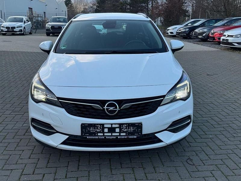 Używany Opel Astra Basis 110 KM (80 kW) 2021 Biały Kombi