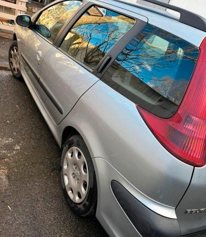 Gebraucht Peugeot 206 68 PS (50 kW) 2005 Silber Kombi
