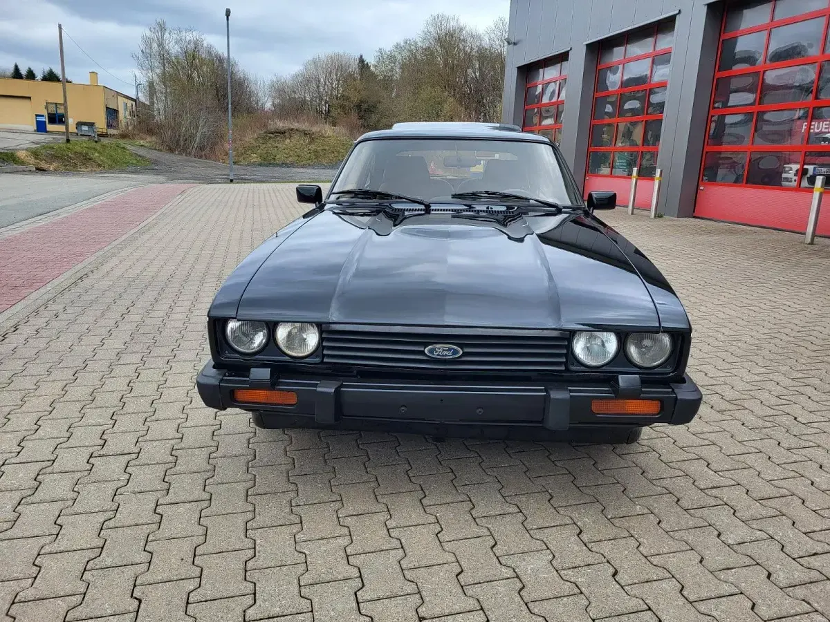 Second-hand Ford Capri 160 CP (117 kW) 1981 Negru Coupe