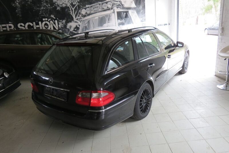 Gebraucht Mercedes E200 Elegance 184 PS (135 kW) 2008 Obsidianschwarz  metalliclack Kombi