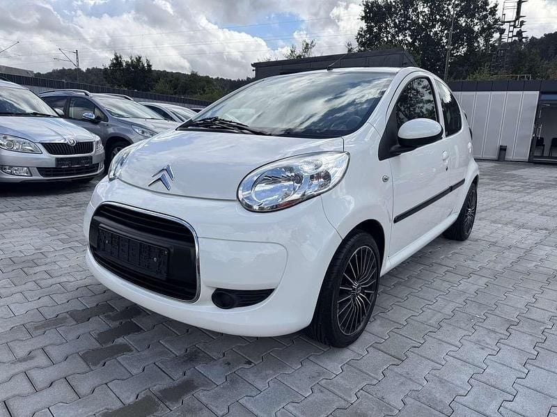 Zu lackieren weiss 068/deckend Gebraucht 2010 Citroën C1 Style Kleinwagen | 3.600 € (Fairer Preis) - Bild 1/4