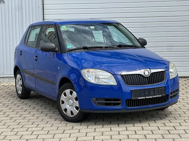 Blau Gebraucht 2010 Skoda Fabia Ambiente Limousine | 999 € (Superpreis) - Bild 1/4