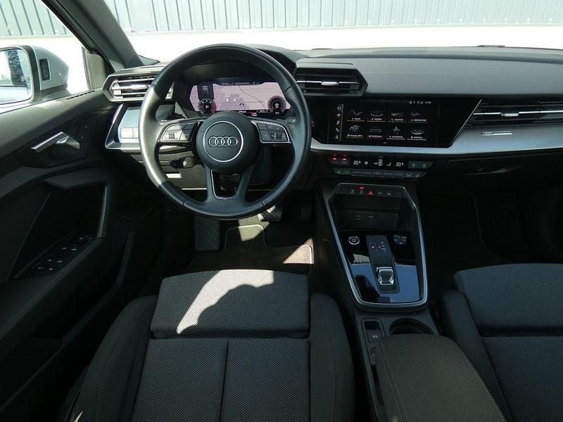Gebraucht Audi A3 Sport 150 PS (110 kW) 2020 Florettsilber Limousine