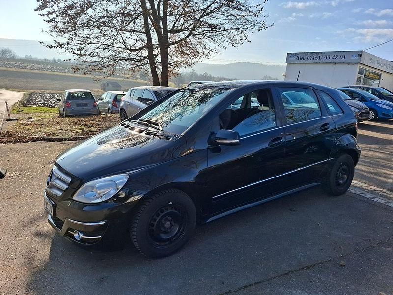 Gebraucht Mercedes B180 109 PS (80 kW) 2008 Schwarz Van / Kleinbus