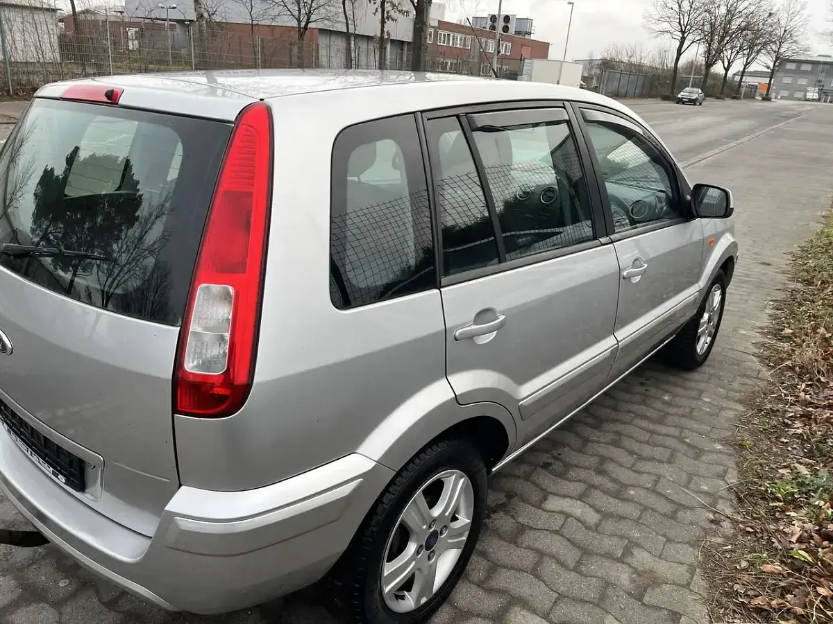 Gebraucht Ford Fusion Ambiente 80 PS (58 kW) 2012 Grau Kleinwagen