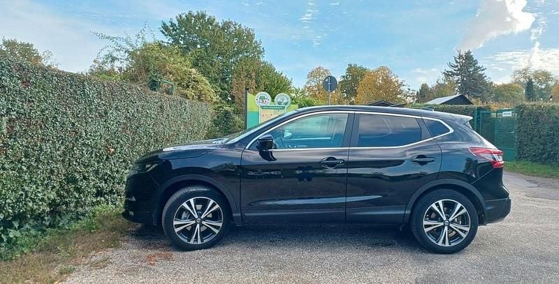 Schwarz Gebraucht 2019 Nissan Qashqai N-Connecta SUV | 13.600 € (Superpreis) - Bild 1/4