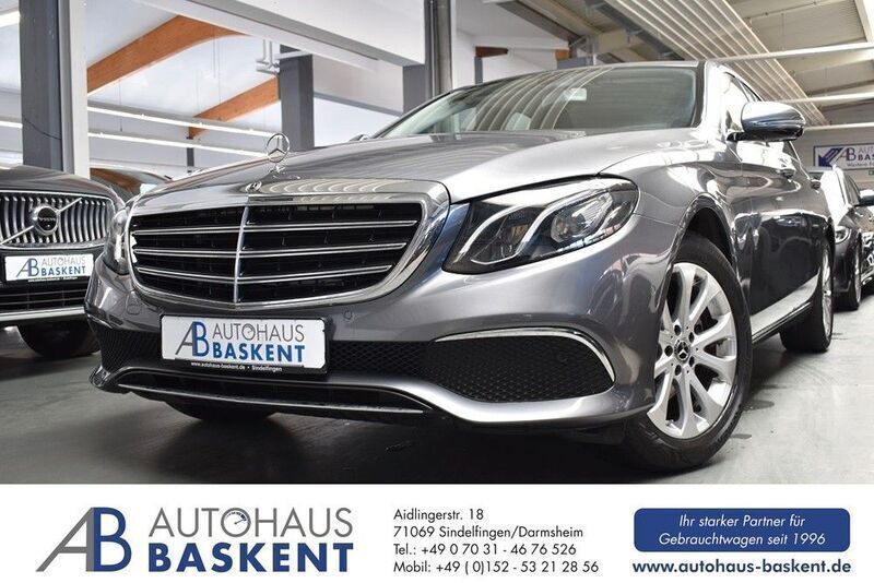 Grau Gebraucht 2017 Mercedes E200 Exclusive Limousine | 25.490 € (Fairer Preis) - Bild 1/4