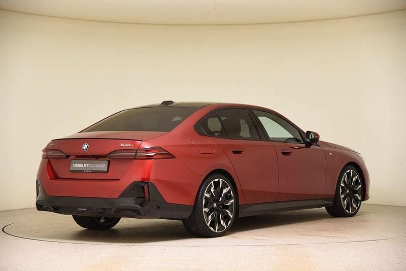 Gebraucht BMW 540 M Sport 286 PS (210 kW) 2025 Rot Limousine