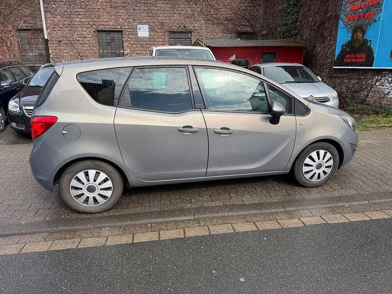 Gebraucht Opel Meriva Design Edition 120 PS (88 kW) 2011 Grau Van / Kleinbus