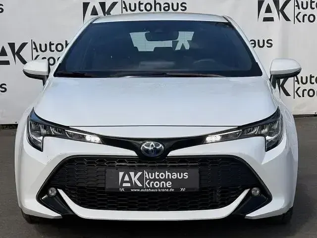 Gebraucht Toyota Corolla Business Edition 122 PS (89 kW) 2023 Weiß Limousine