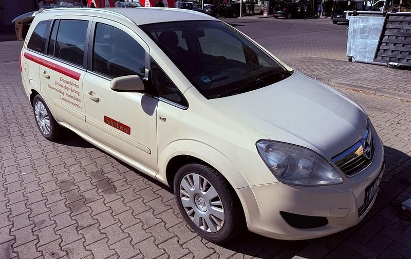 Gebraucht 2009 Opel Zafira Edition Van / Kleinbus | 500 € (Guter Preis) - Bild 1/4