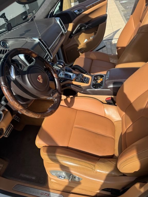 Weiß Gebraucht 2013 Porsche Cayenne GTS SUV | 20.500 € (Fairer Preis) - Bild 1/4