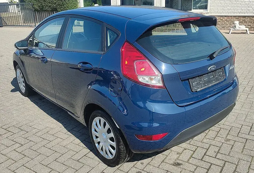 Gebraucht Ford Fiesta 65 PS (47 kW) 2016 Blau Kleinwagen