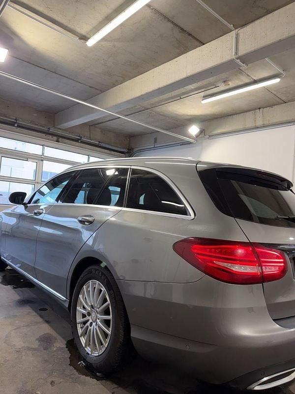 Gebraucht Mercedes C220 170 PS (125 kW) 2016 Grau Kombi