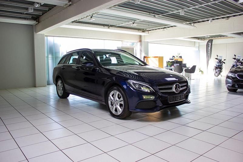 Gebraucht Mercedes C250 204 PS (150 kW) 2016 Blau Kombi