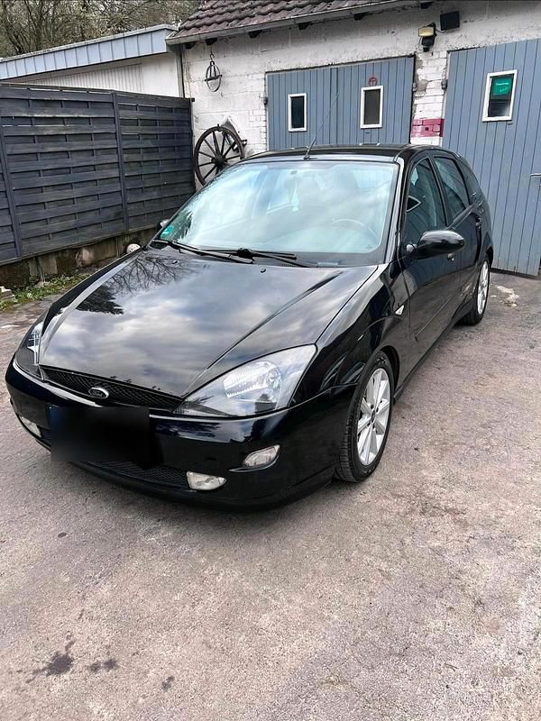 Usata Ford Focus 115 CV (84 kW) 2002 Nero Berlina