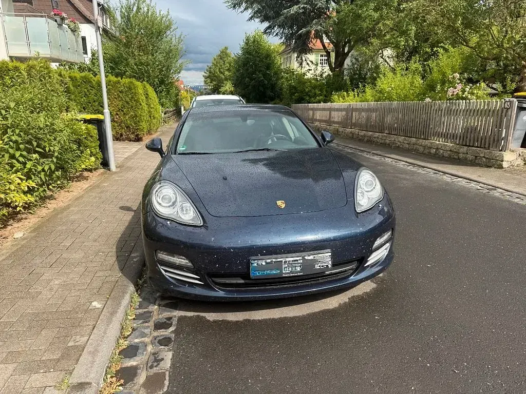 Gebraucht Porsche Panamera 4S Sport 400 PS (294 kW) 2011 Blau Kleinwagen