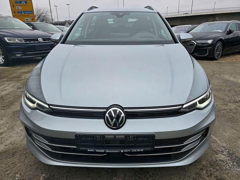 Gebraucht VW Golf VIII Style 150 PS (110 kW) 2025 Silber Kombi