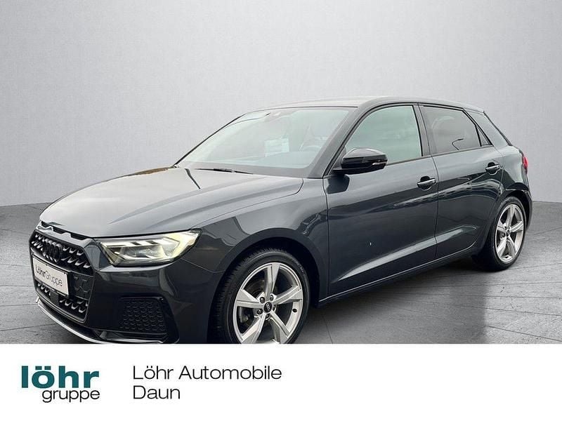 Manhattangrau metallic Gebraucht 2024 Audi A1 Sportback Advanced Kleinwagen | 22.980 € (Guter Preis) - Bild 1/4