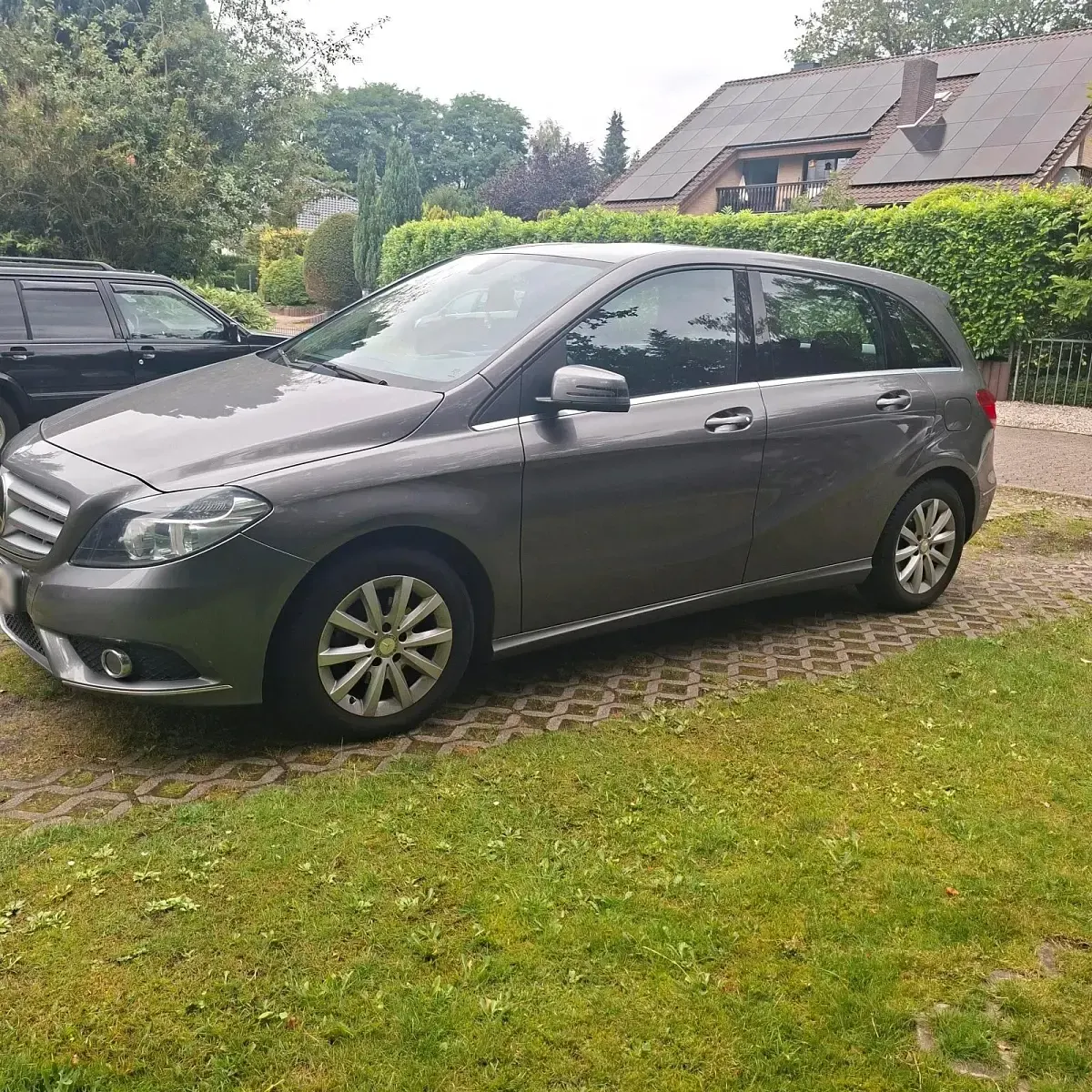Gebraucht Mercedes B180 122 PS (89 kW) 2014 Grau Kleinwagen