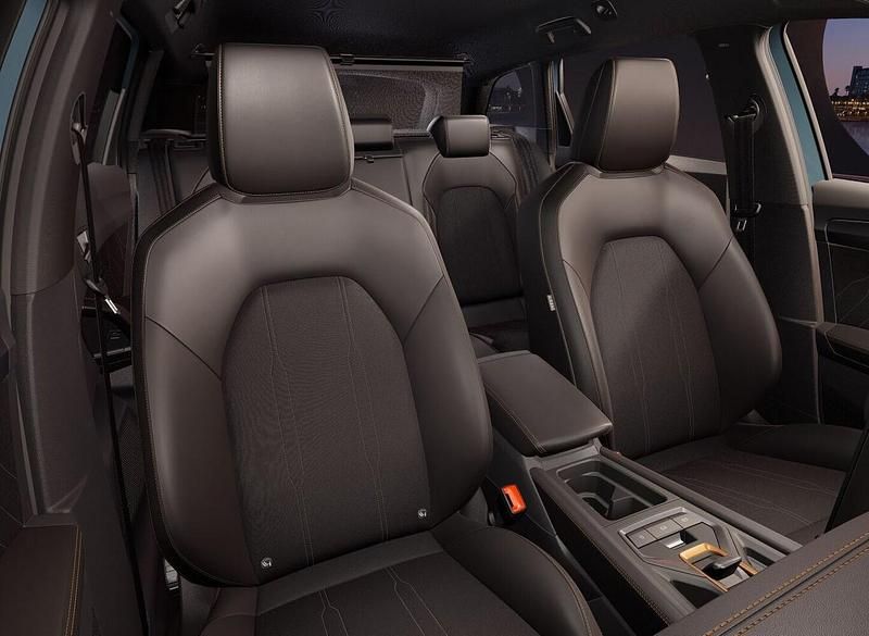 Neu Cupra Leon 150 PS (110 kW) 2026 Magnetic grau metallic magnetic grau metallic Kombi