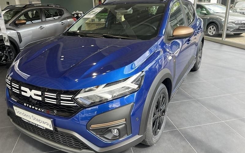 Ironblau metallic (blau) Neu 2025 Dacia Sandero Expression Kleinwagen | 19.270 € (Fairer Preis) - Bild 1/4