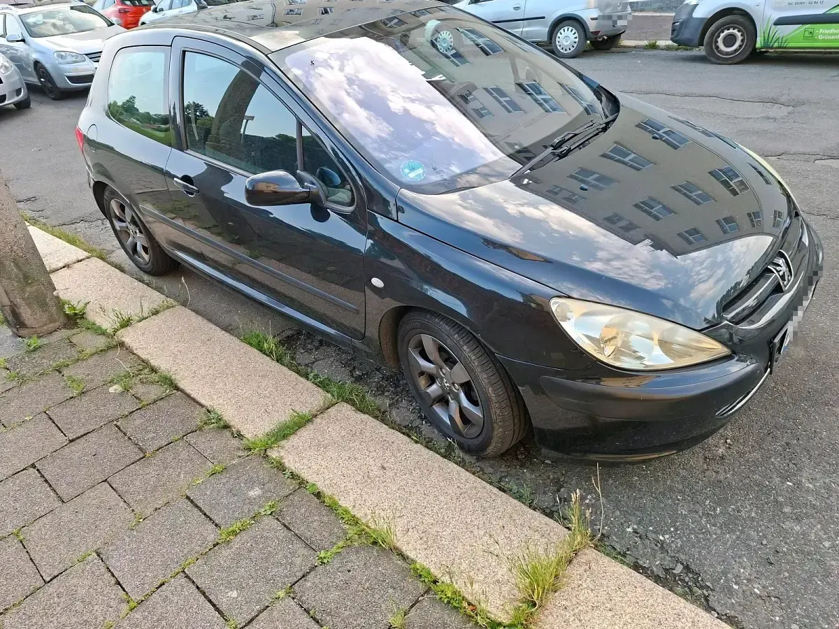 Gebraucht Peugeot 307 109 PS (80 kW) 2002 Schwarz Limousine