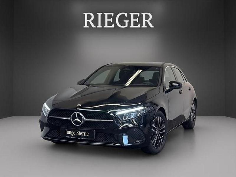 Schwarz Gebraucht 2024 Mercedes A180 Progressive Limousine | 27.288 € (Guter Preis) - Bild 1/4