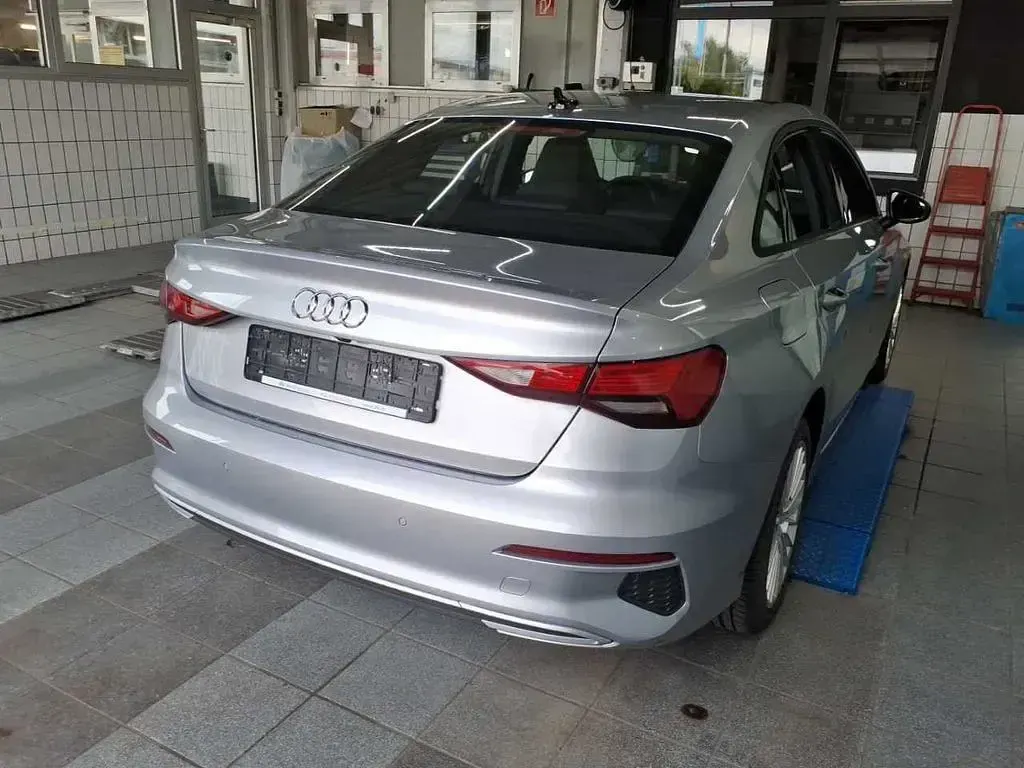 Gebraucht Audi A3 Advanced Plus 150 PS (110 kW) 2022 Florettsilber metallic Limousine