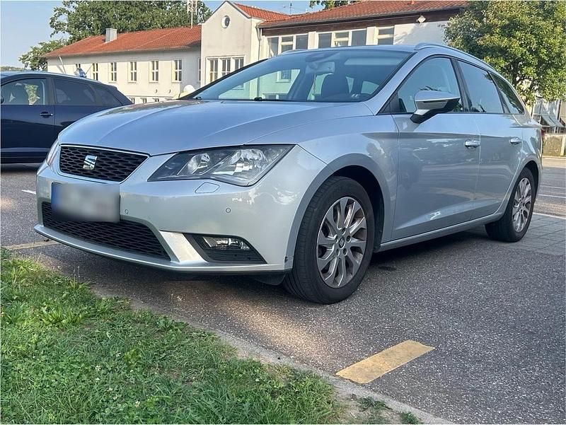 Grau Gebraucht 2016 Seat Leon Kombi | 6.000 € (Guter Preis) - Bild 1/4