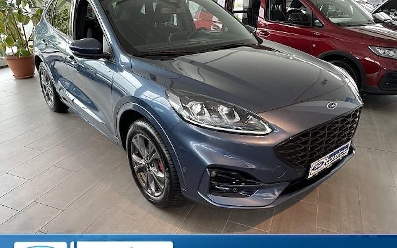 Chromablau metallic (blau) Gebraucht 2024 Ford Kuga ST-Line X SUV | 33.890 € (Fairer Preis) - Bild 1/4