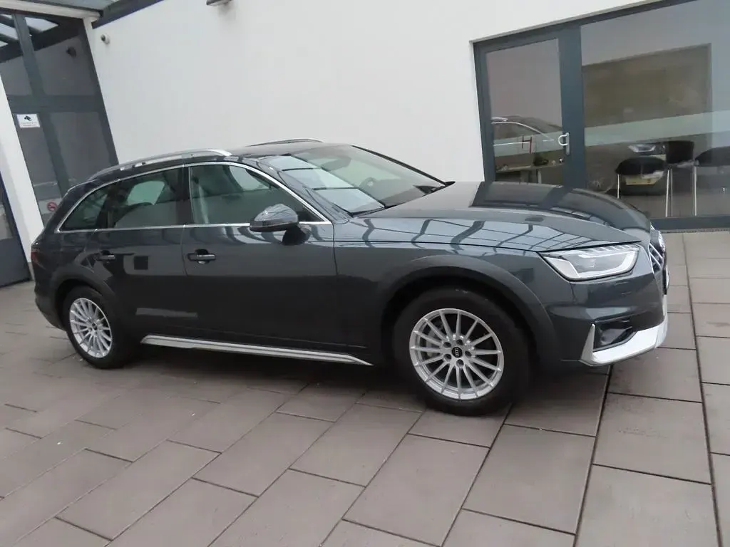 Gebraucht Audi A4 Allroad Sport 204 PS (150 kW) 2022 Grau Kombi