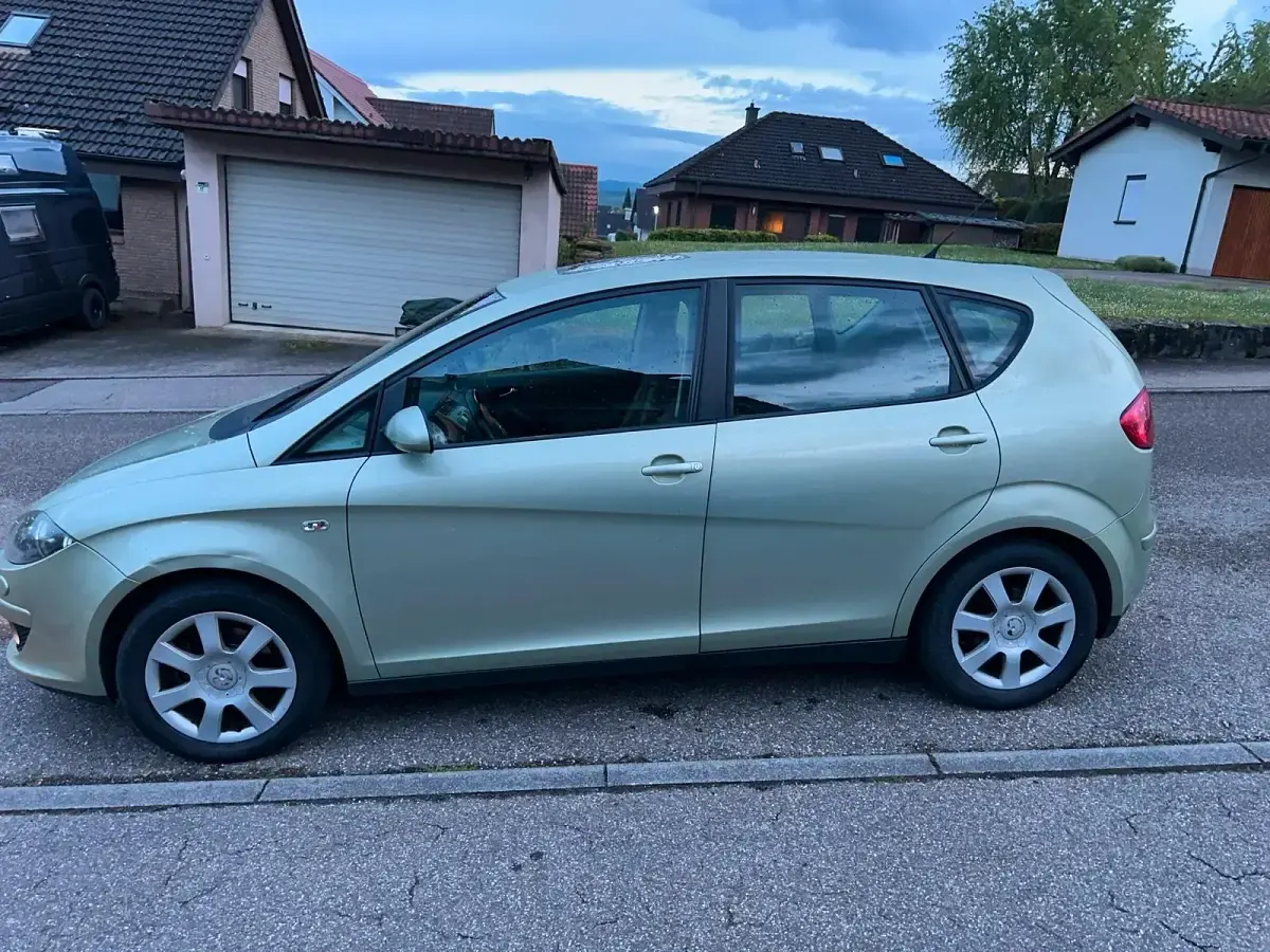 Gebraucht Seat Altea 105 PS (77 kW) 2005 Orange Van / Kleinbus