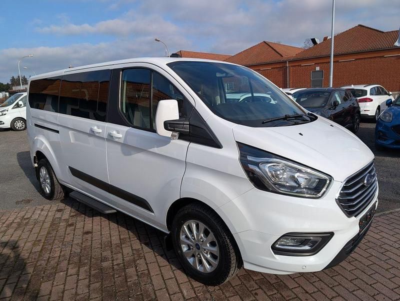Gebraucht Ford Tourneo 131 PS (96 kW) 2020 Frostweiß Van / Kleinbus