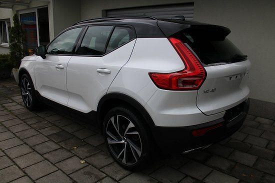 Gebraucht Volvo XC40 R-Design 190 PS (139 kW) 2019 Crystalwhite SUV