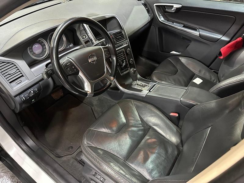 Gebraucht Volvo XC60 Summum 215 PS (158 kW) 2012 Weiß SUV